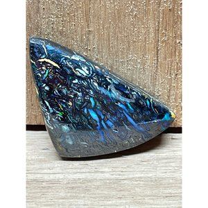Unique patterns Boulder opal